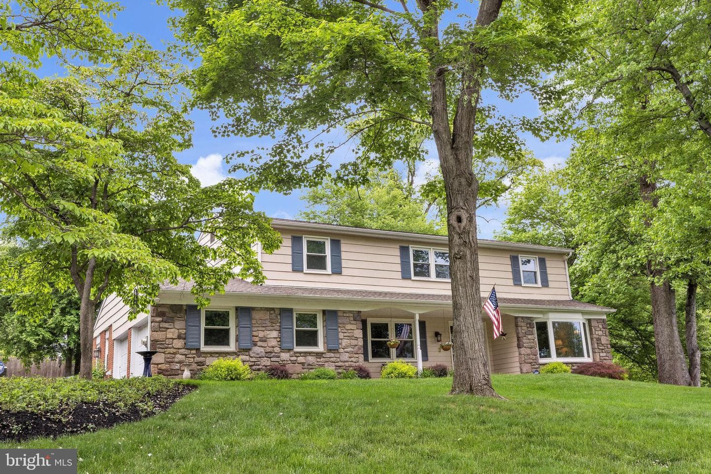 1144 Dickinson Drive photo 4