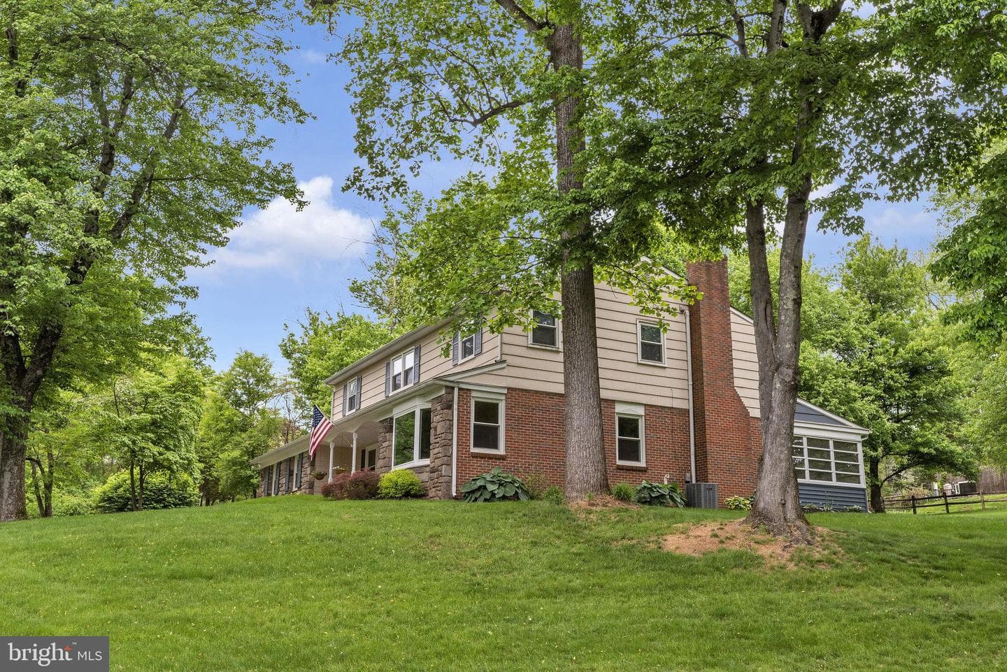 1144 Dickinson Drive photo 8