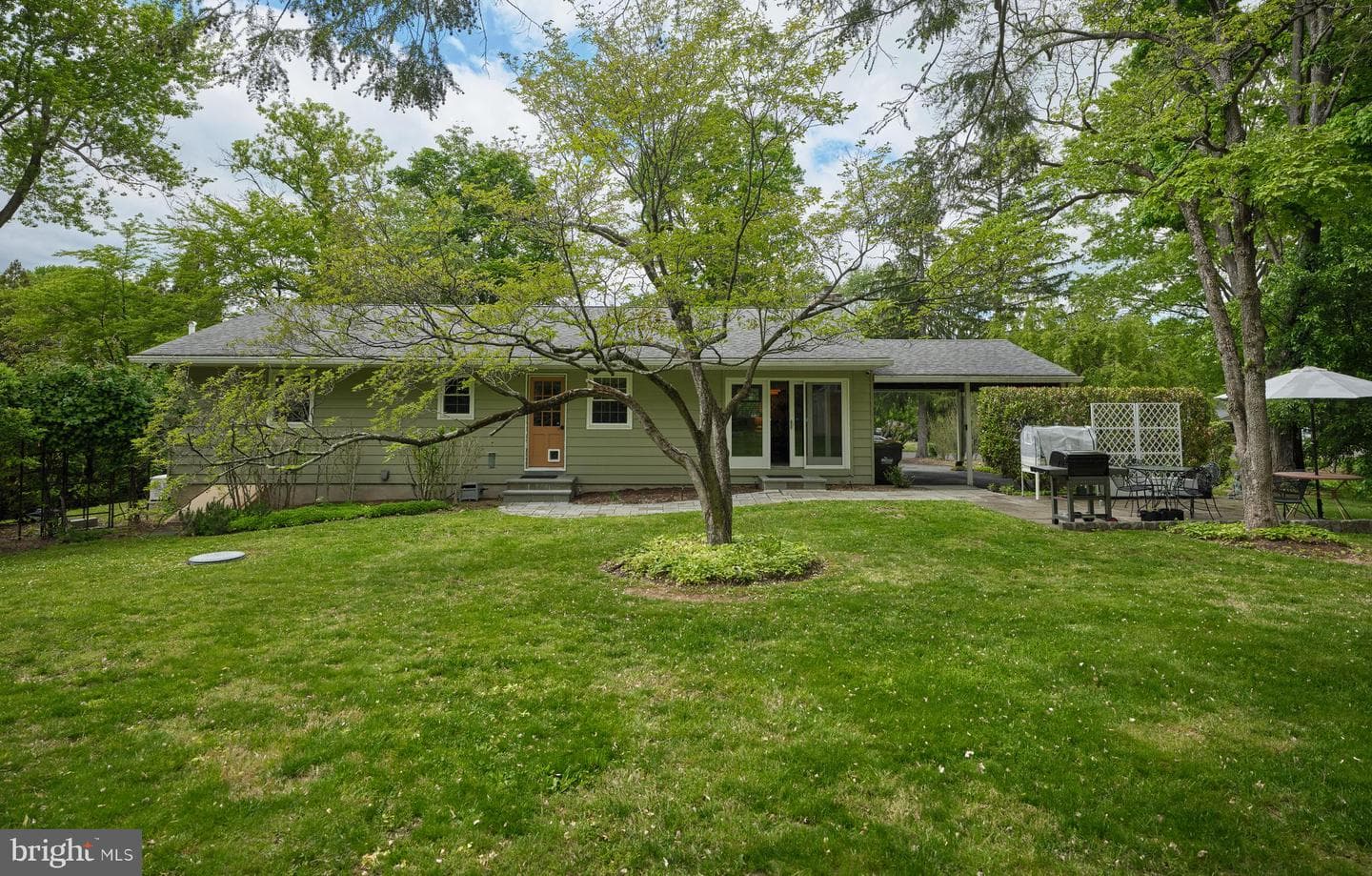 77 Sunset Drive photo 19
