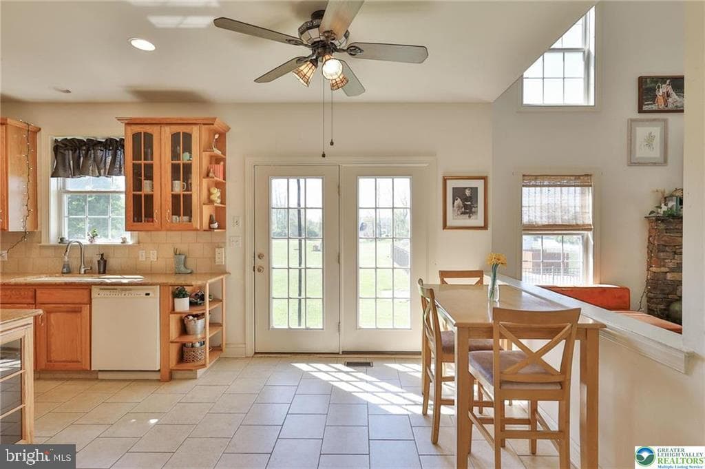 3595 Woodbyne Road photo 10