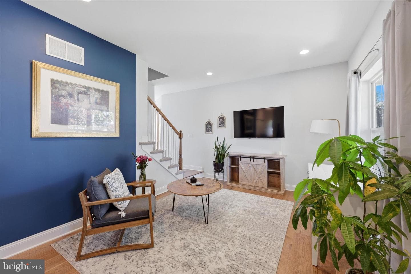 983 Highland Avenue photo 3