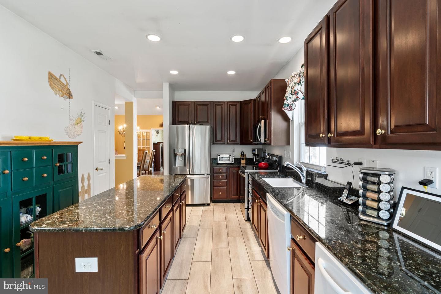 20 Black Eyed Susan Road photo 7