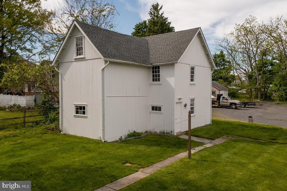 813 Juniper Street photo 58