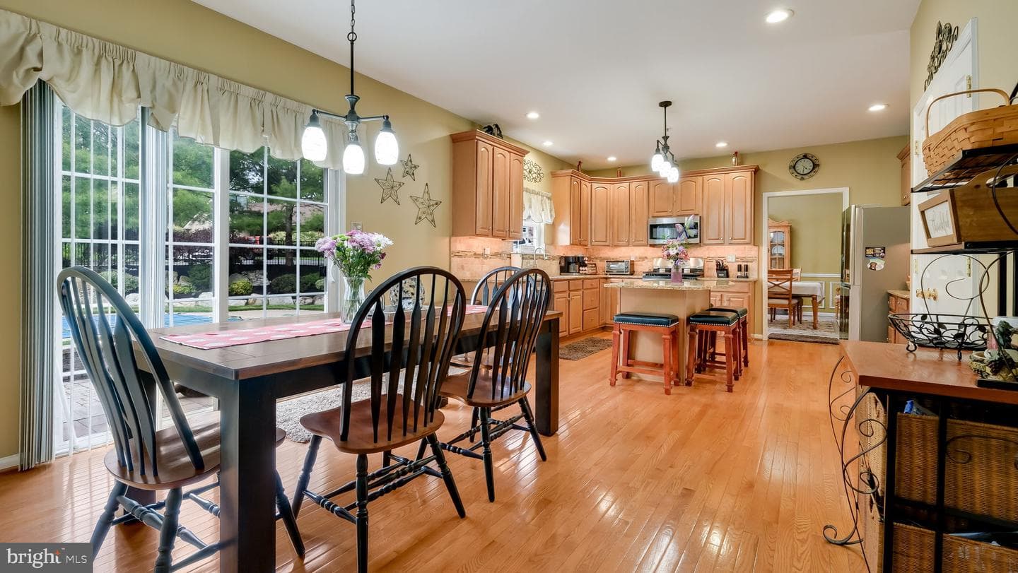 306 Crimson Court photo 15