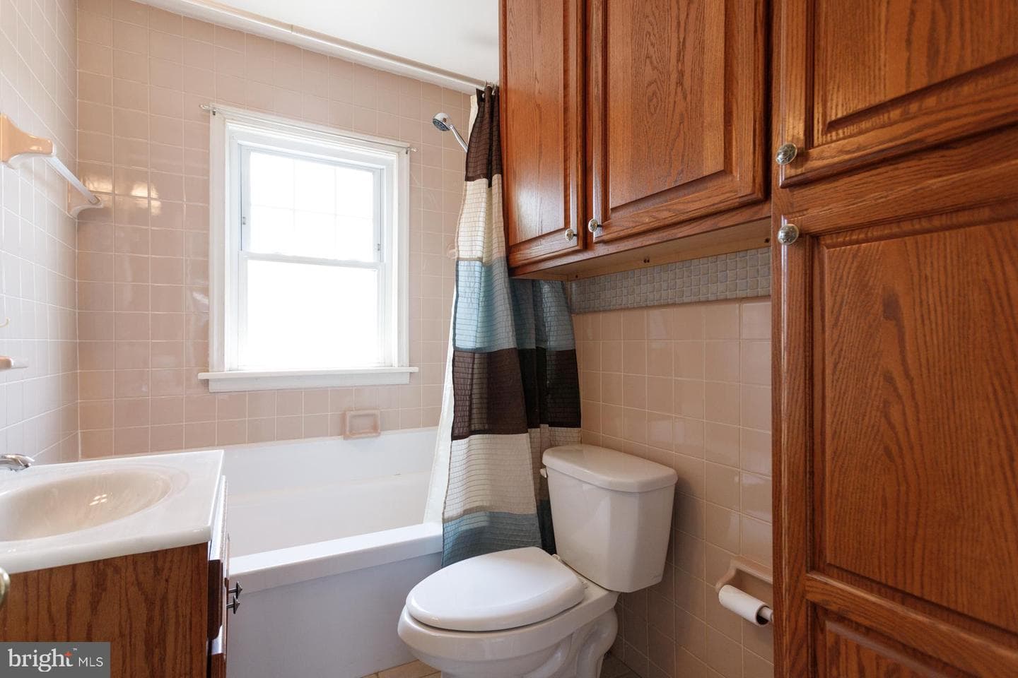 561 Bellevue Avenue photo 14