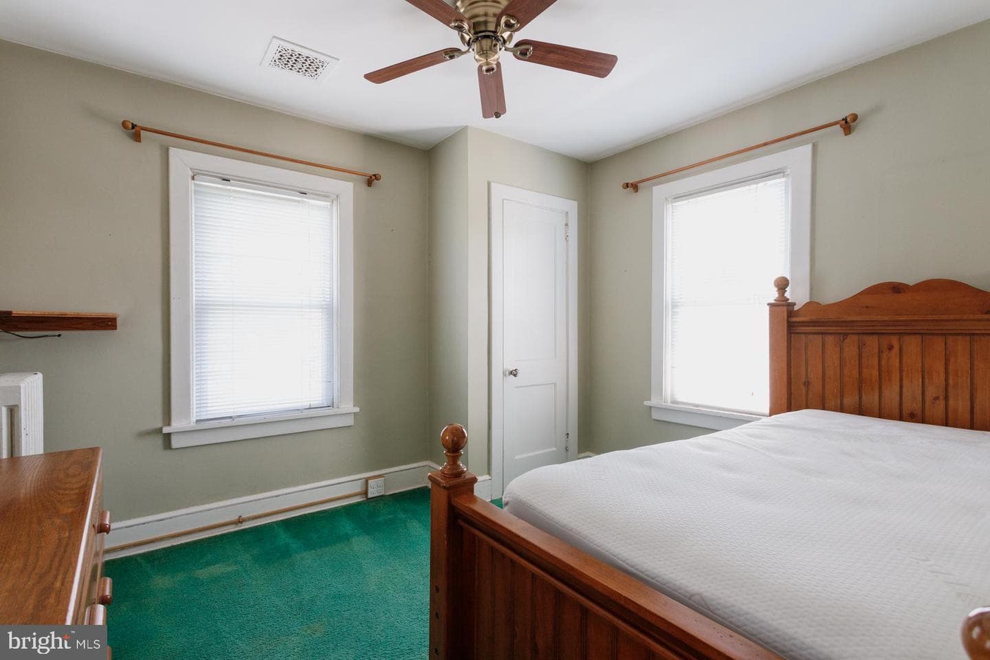 561 Bellevue Avenue photo 21