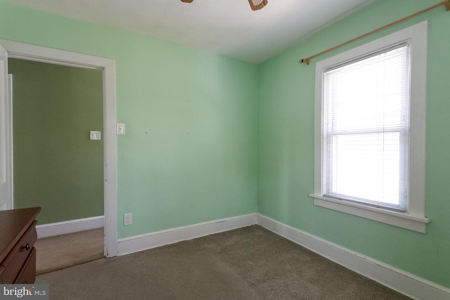 561 Bellevue Avenue photo 23