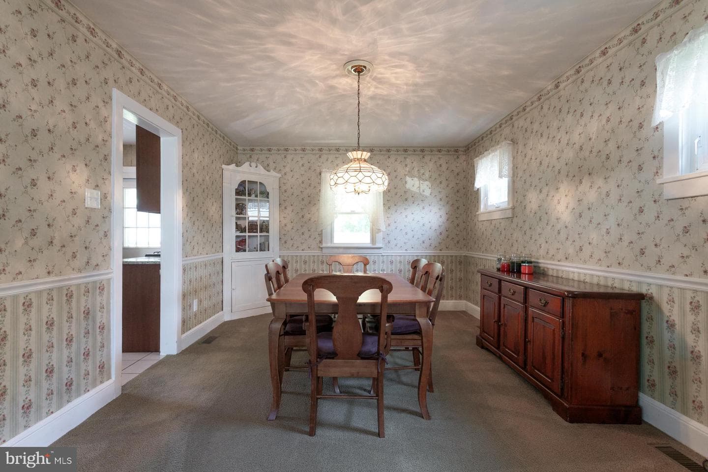 561 Bellevue Avenue photo 9