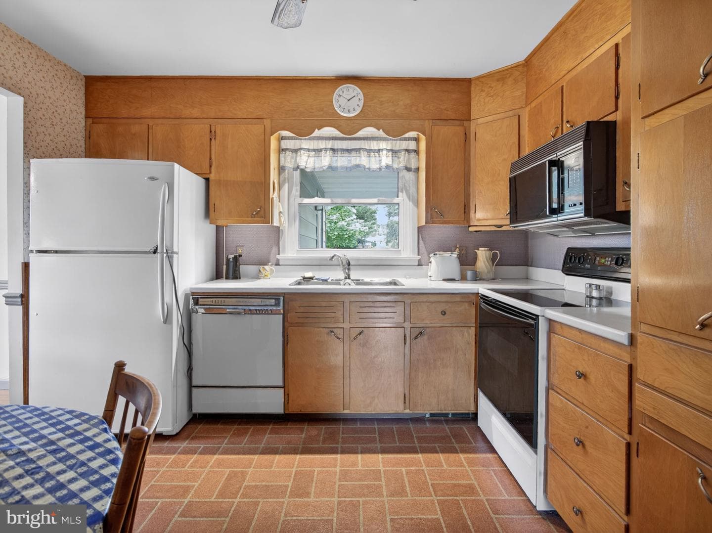 348 S 9th Street photo 16