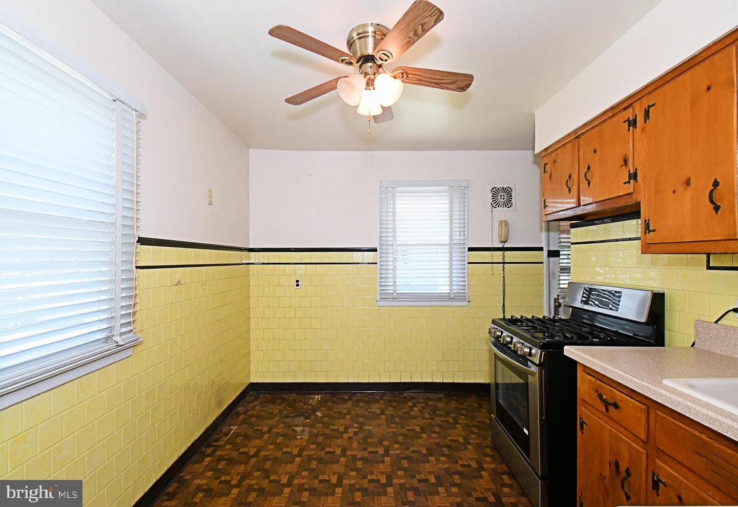2903 Windsor Drive photo 8