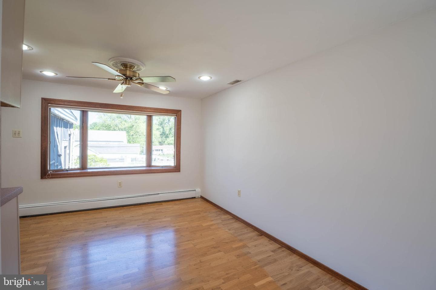 2022 Herrick Avenue photo 20