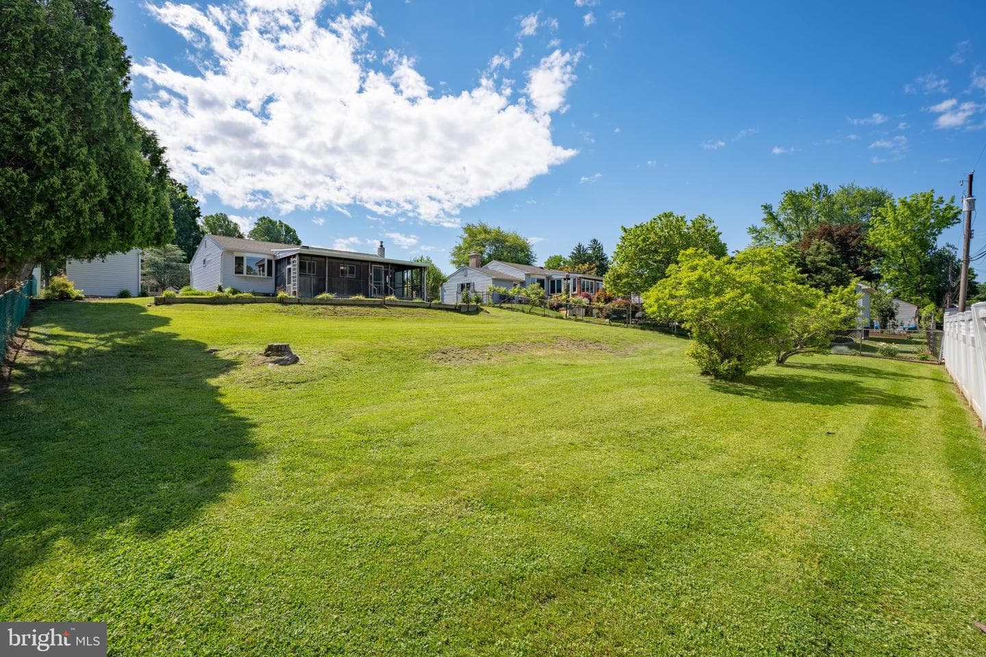 2022 Herrick Avenue photo 8