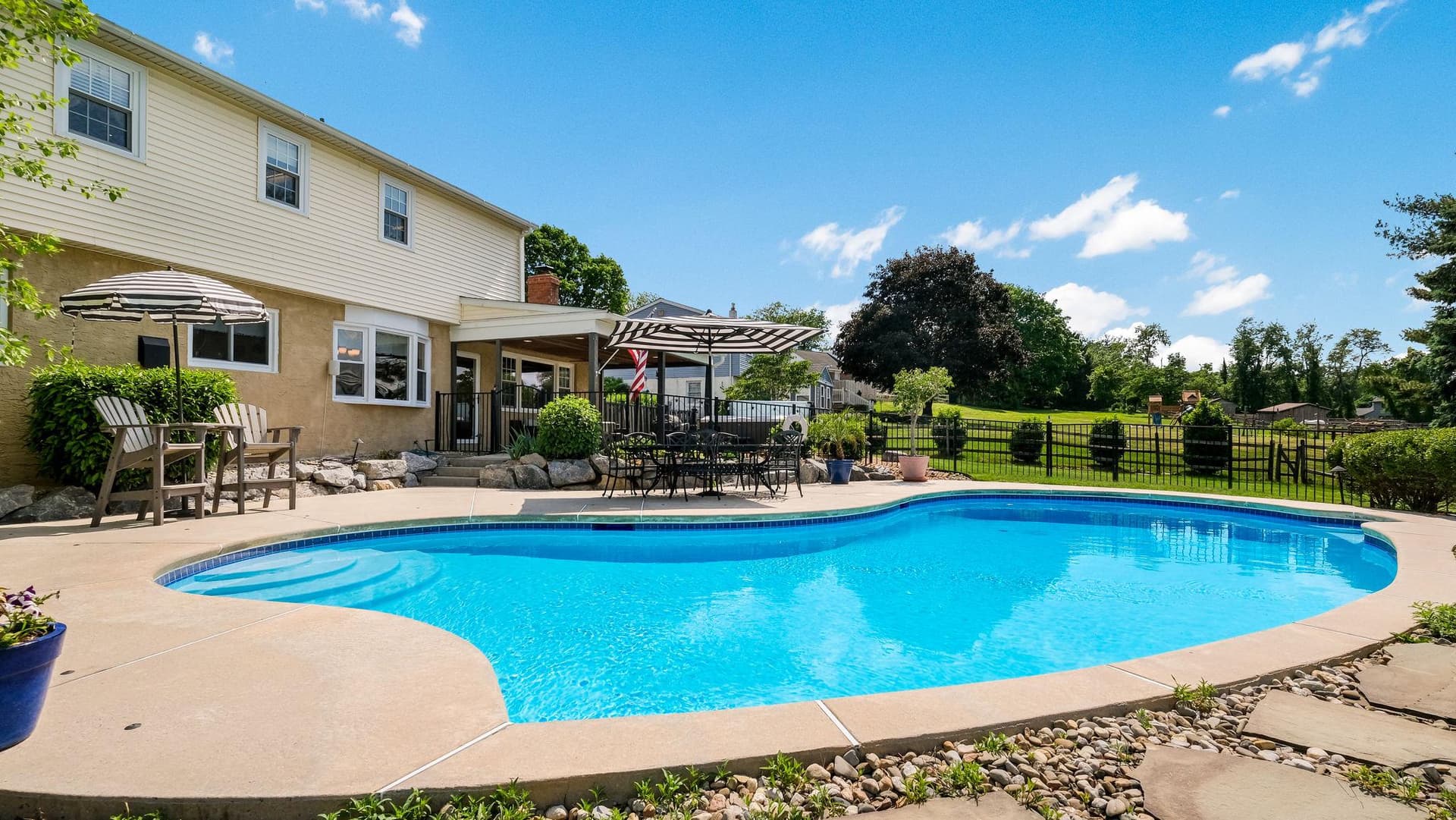 54 Beth Drive photo 28