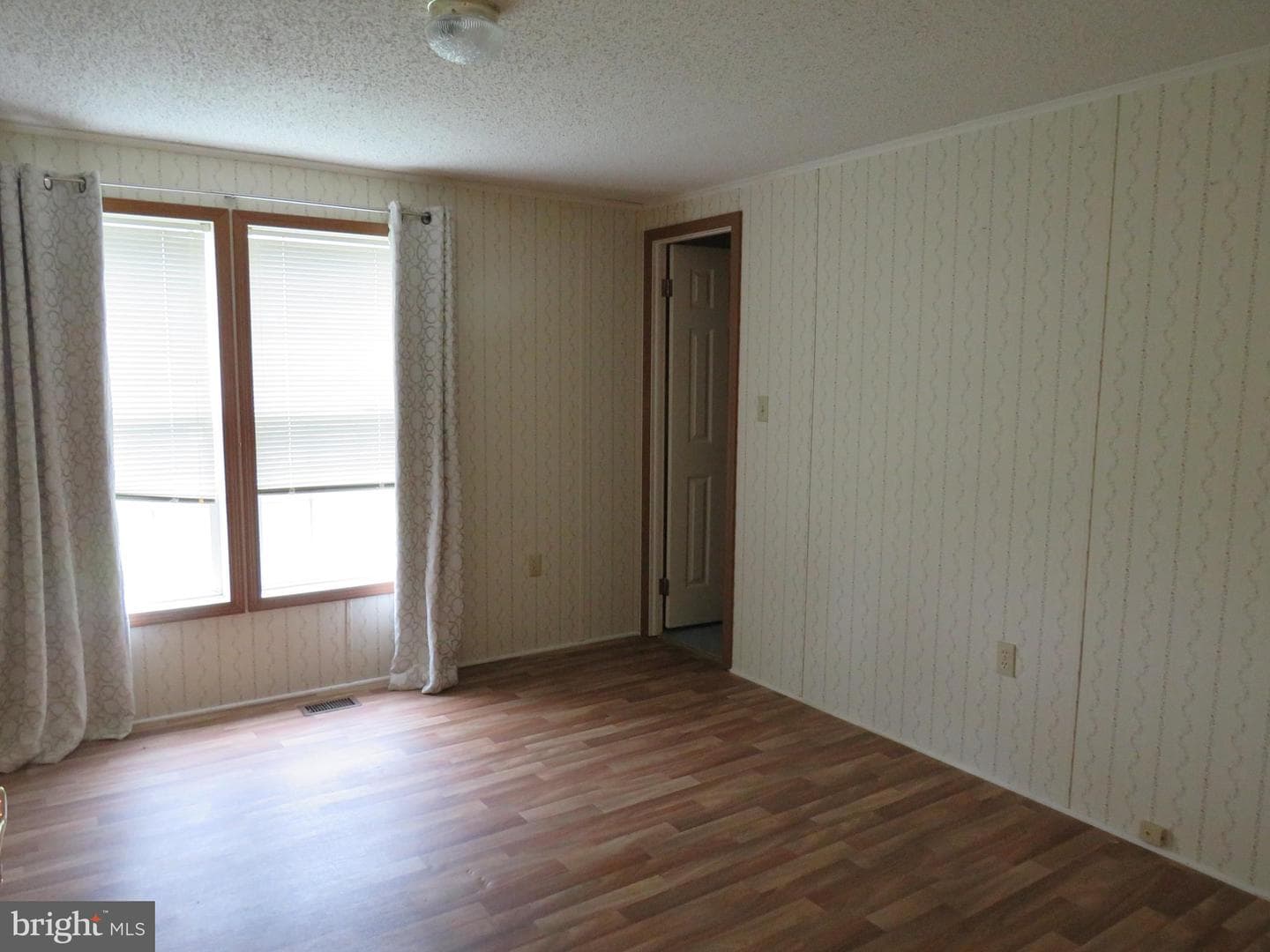 481 Goldenrod Crossing W photo 15