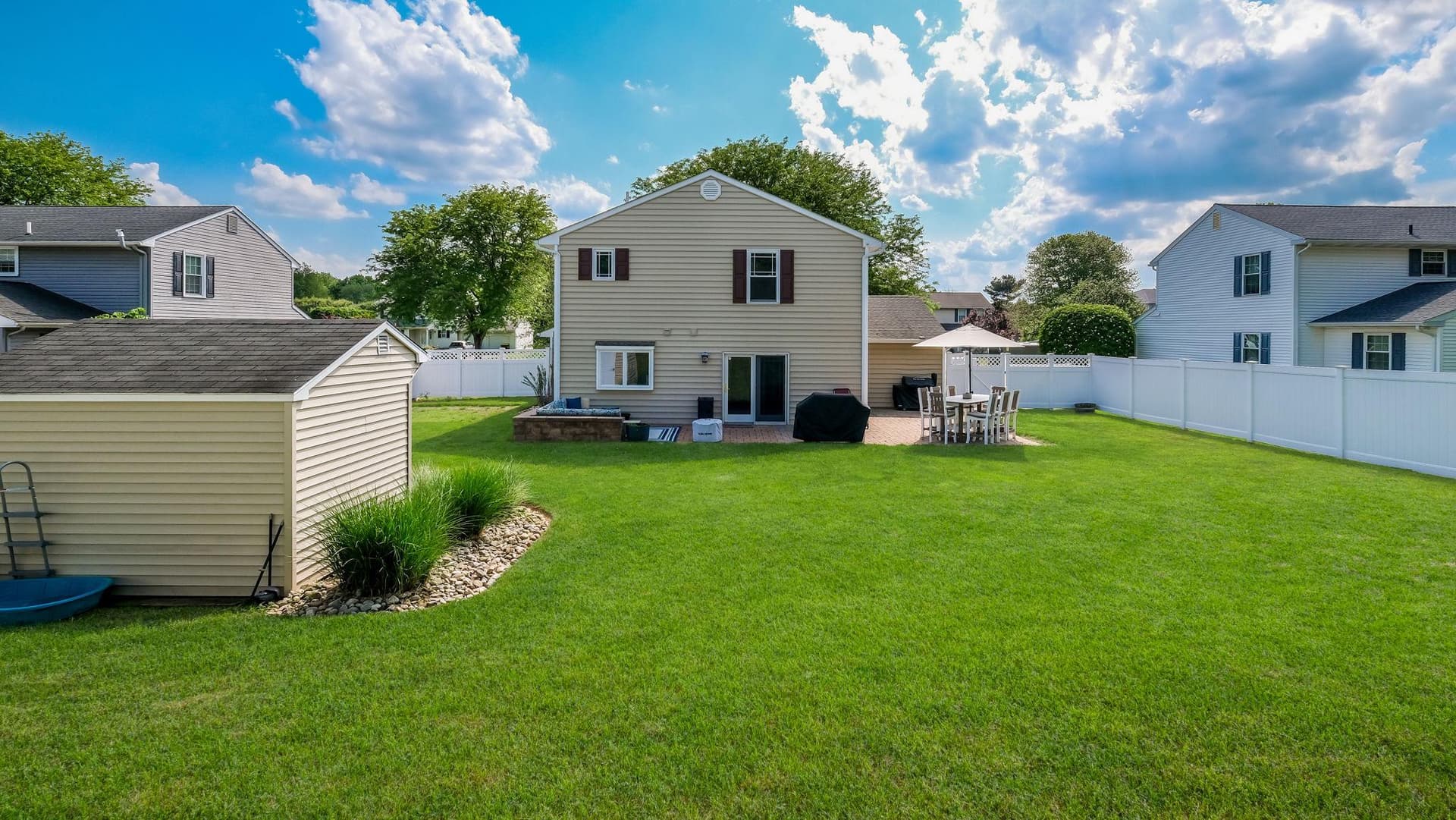 239 Burgundy Lane photo 31