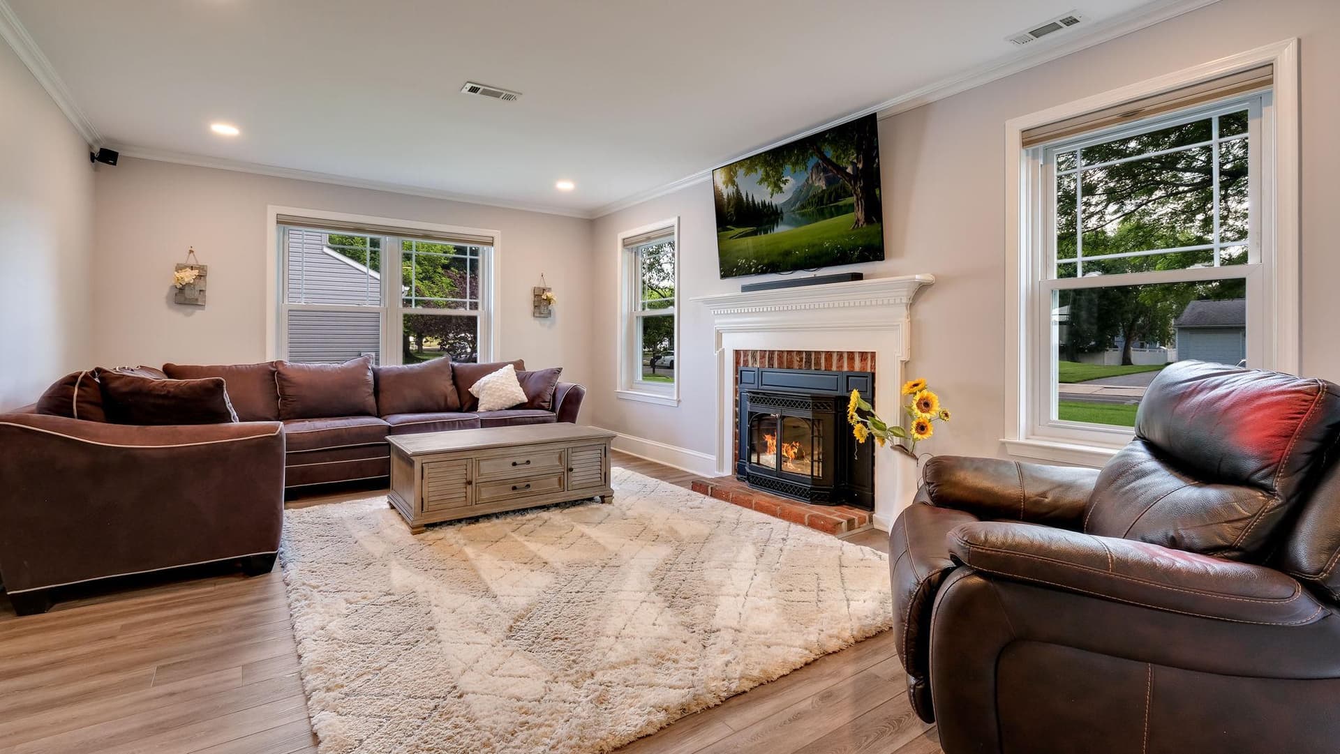 239 Burgundy Lane photo 8