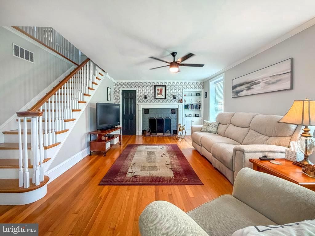 1220 Wilson Avenue photo 3