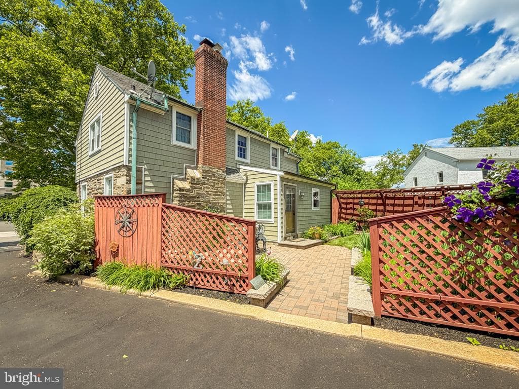 1220 Wilson Avenue photo 37