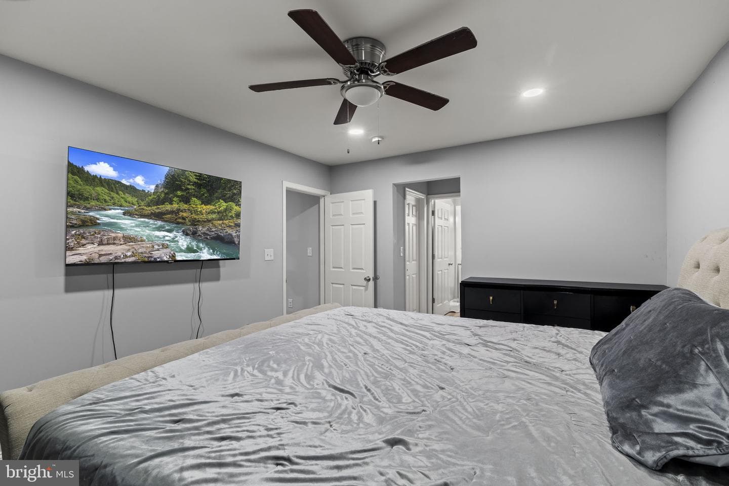 193 Kenwood Drive S #S photo 14