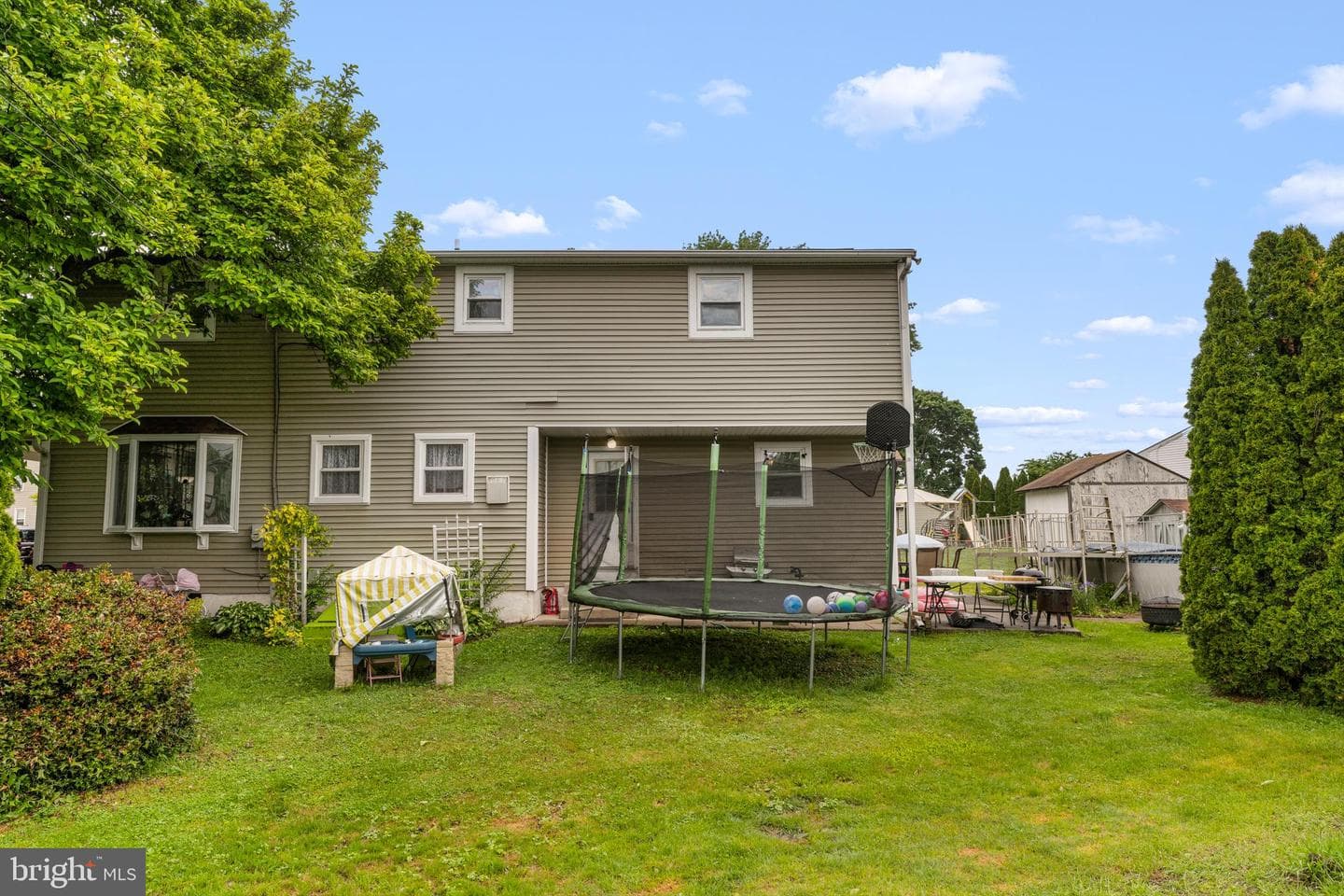 4713 Tremont Avenue photo 4