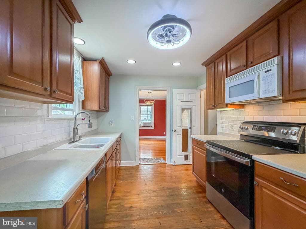 309 Harper Avenue photo 3