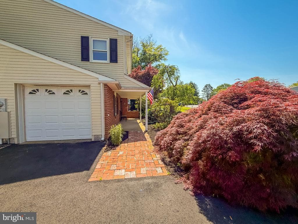 61 Cloverly Drive photo 2
