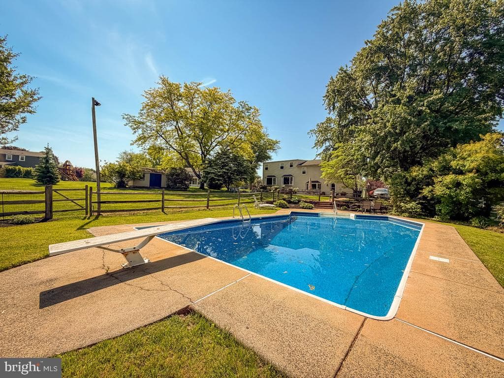 61 Cloverly Drive photo 35