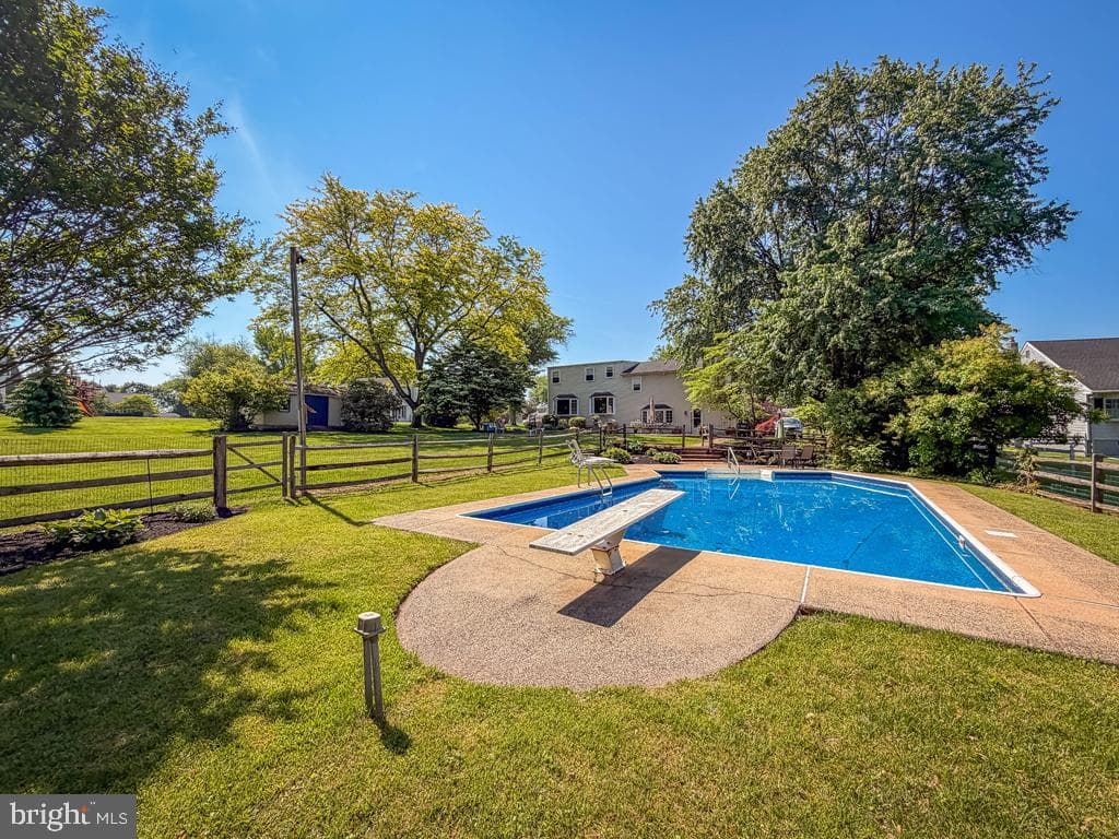61 Cloverly Drive photo 36