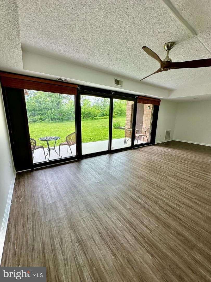 12 Hermitage Drive photo 2