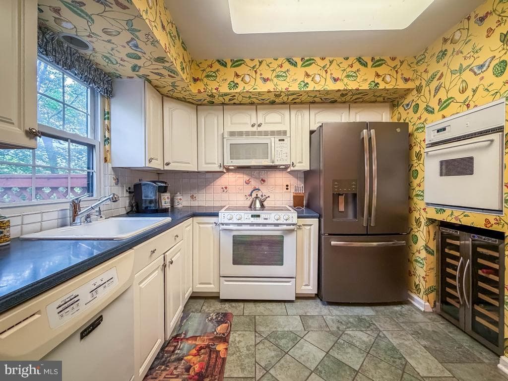 52 Woodbridge Court N photo 12