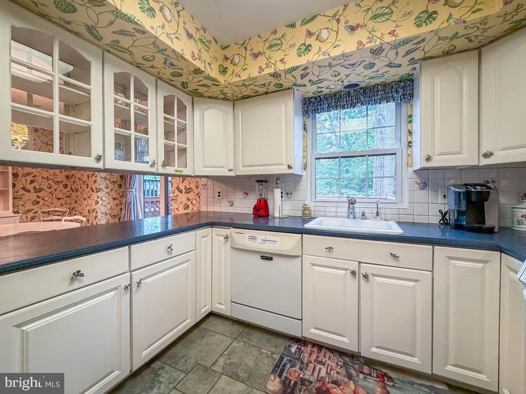 52 Woodbridge Court N photo 13