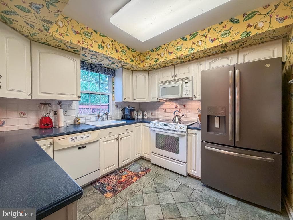52 Woodbridge Court N photo 9