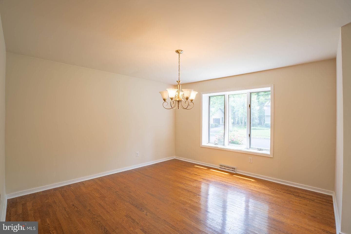 491 Kings Road photo 13