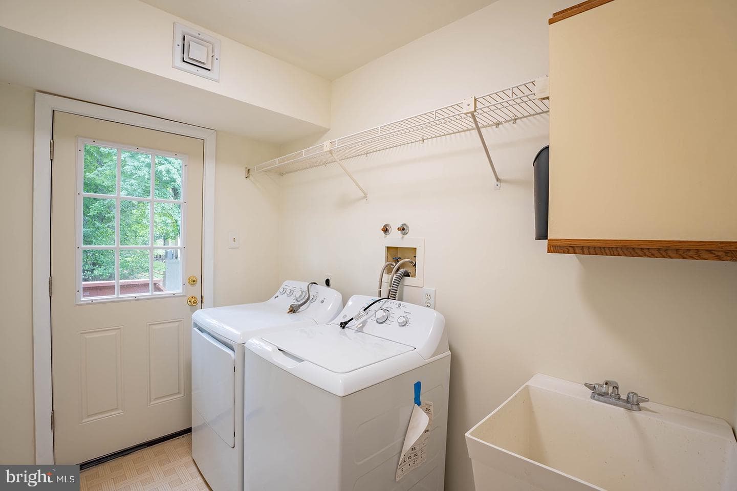 491 Kings Road photo 28