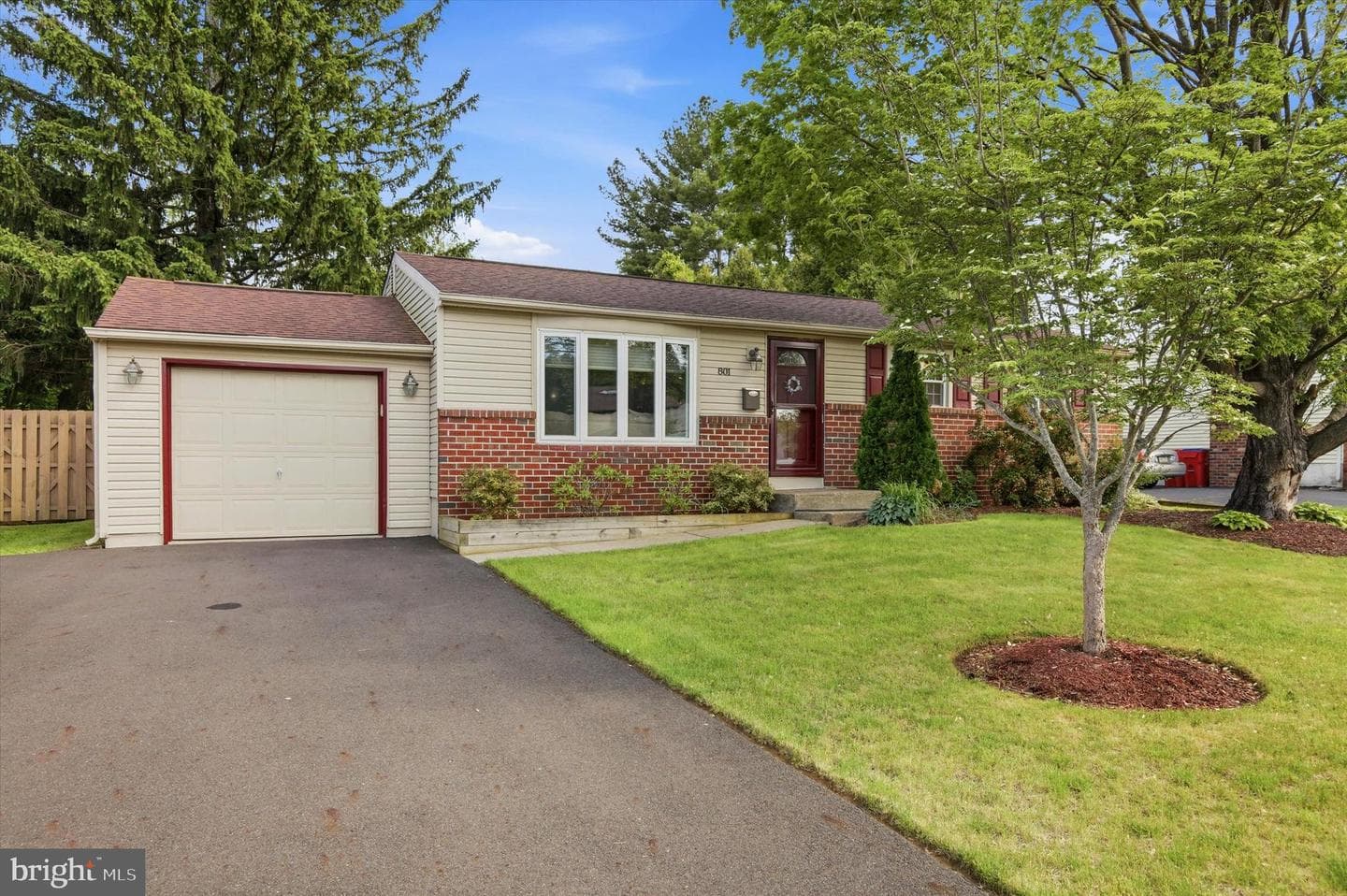 801 Valley Road photo 2