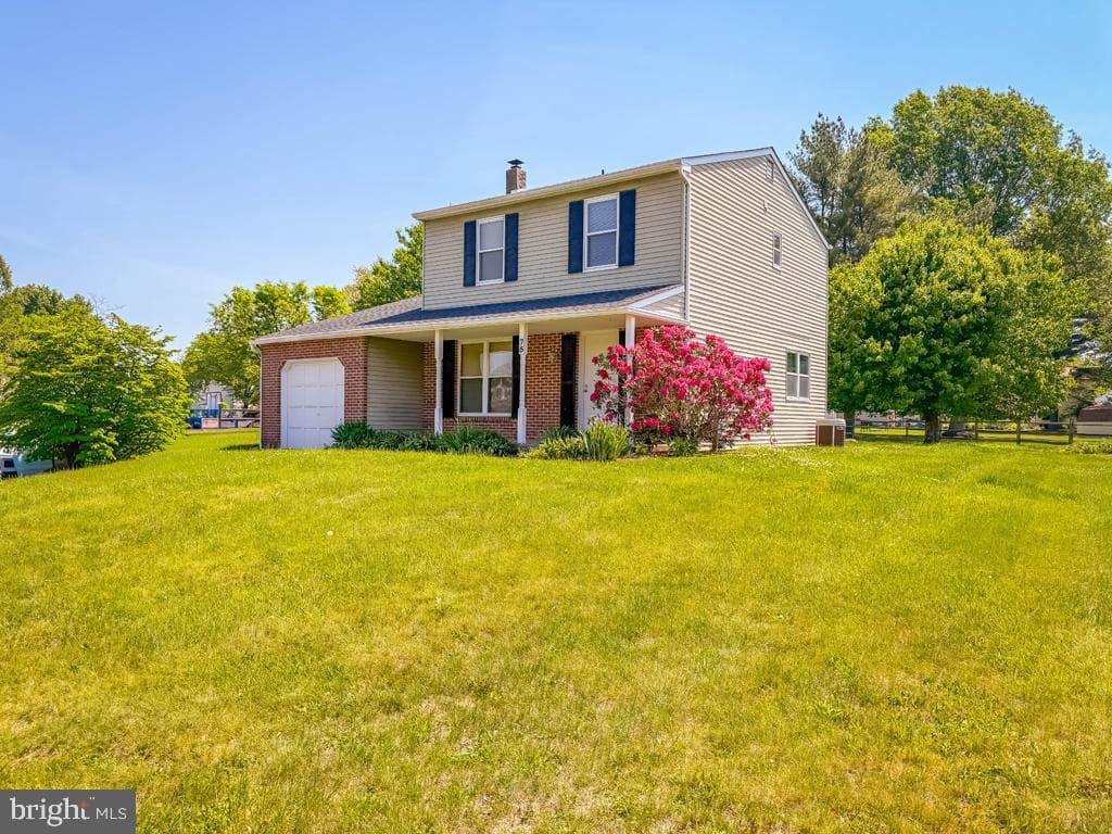 75 Dawson Road photo 3