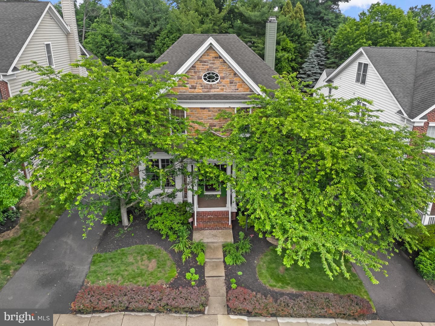 247 Cambridge Place photo 37