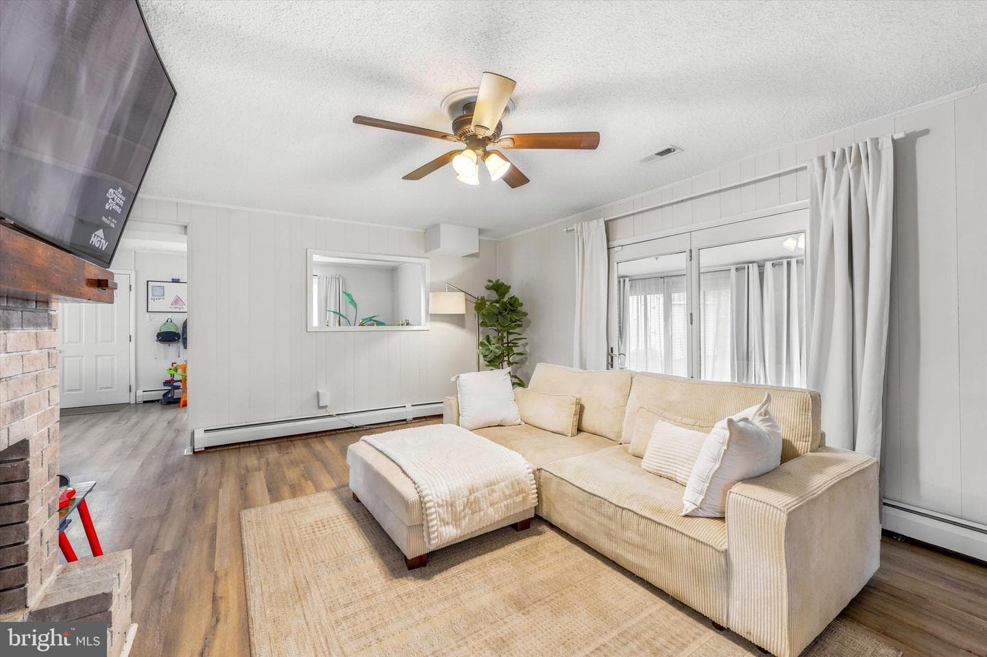 57 Whitewood Drive photo 3