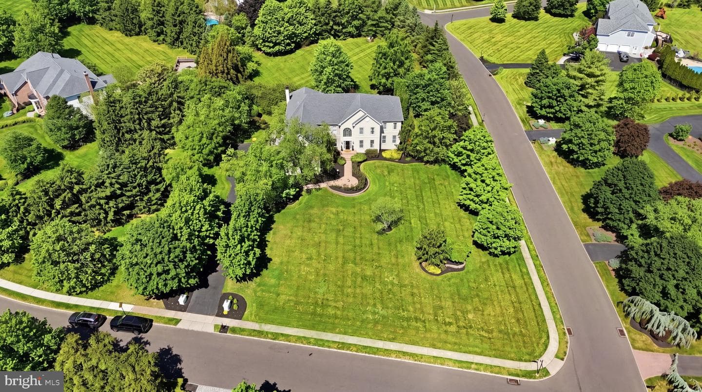 2 Rossiter Cir photo 71
