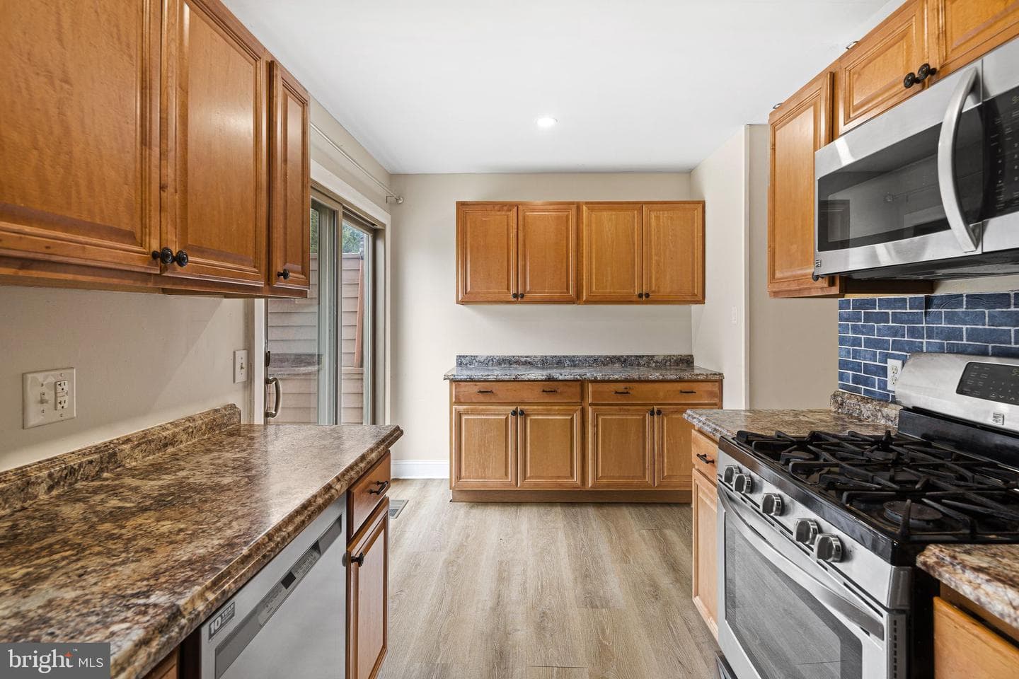 1485 Tarleton Place photo 4