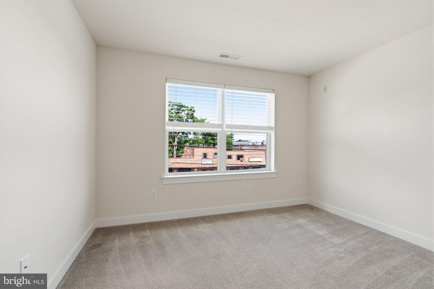 151 E Prince George Street photo 16