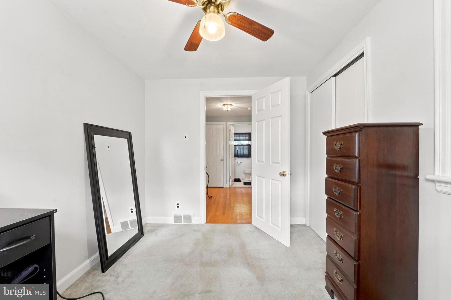 902 Carlin Drive photo 17