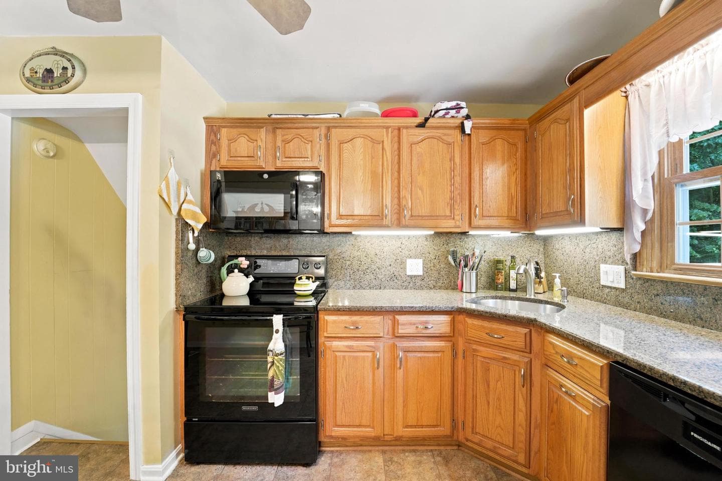 902 Carlin Drive photo 8