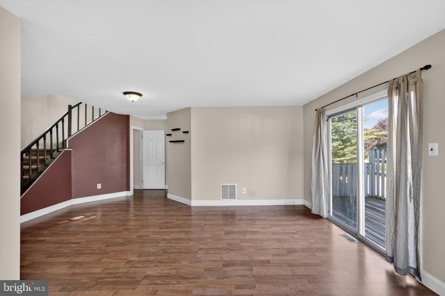 163 Hillcroft Way photo 14