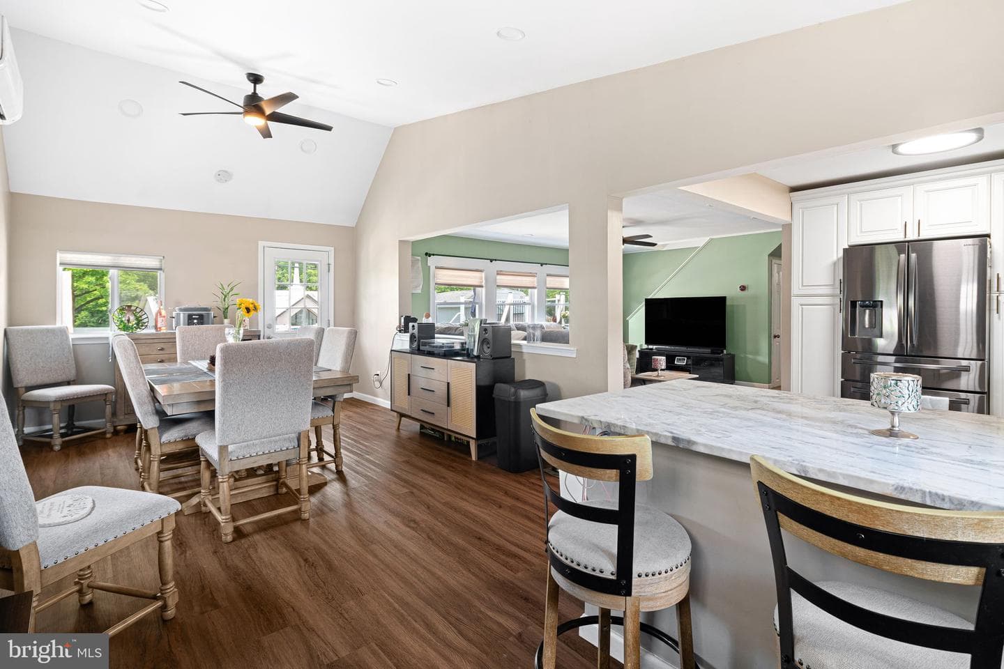 360 Holly Drive photo 10
