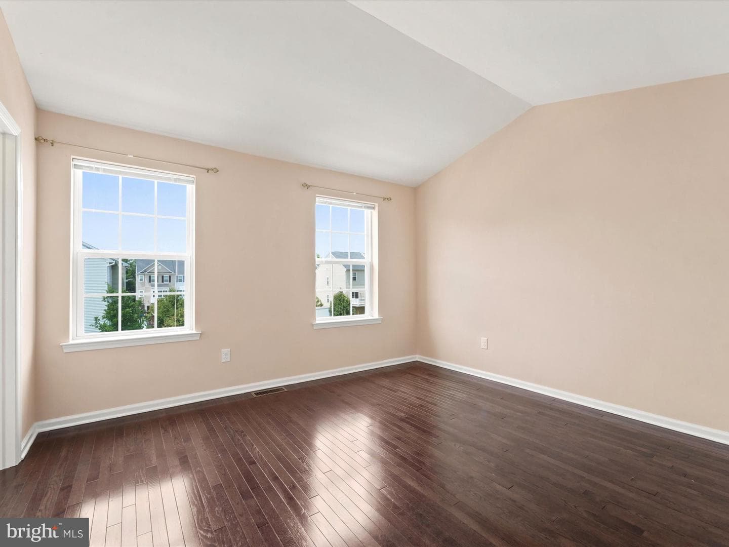 145 Mercer Court photo 3