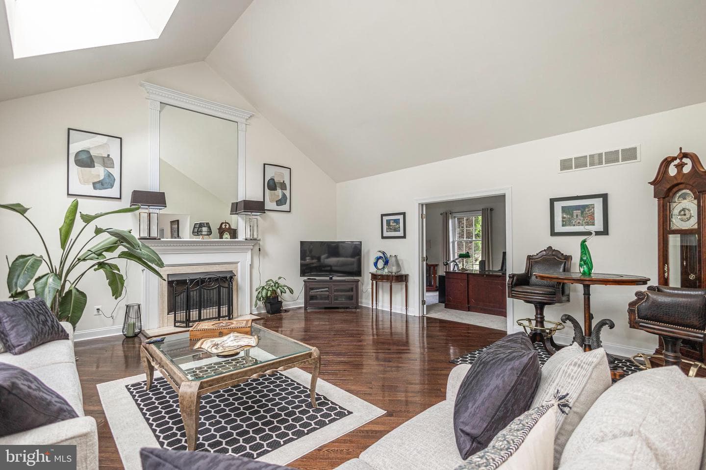 2062 Silverwood Drive photo 15