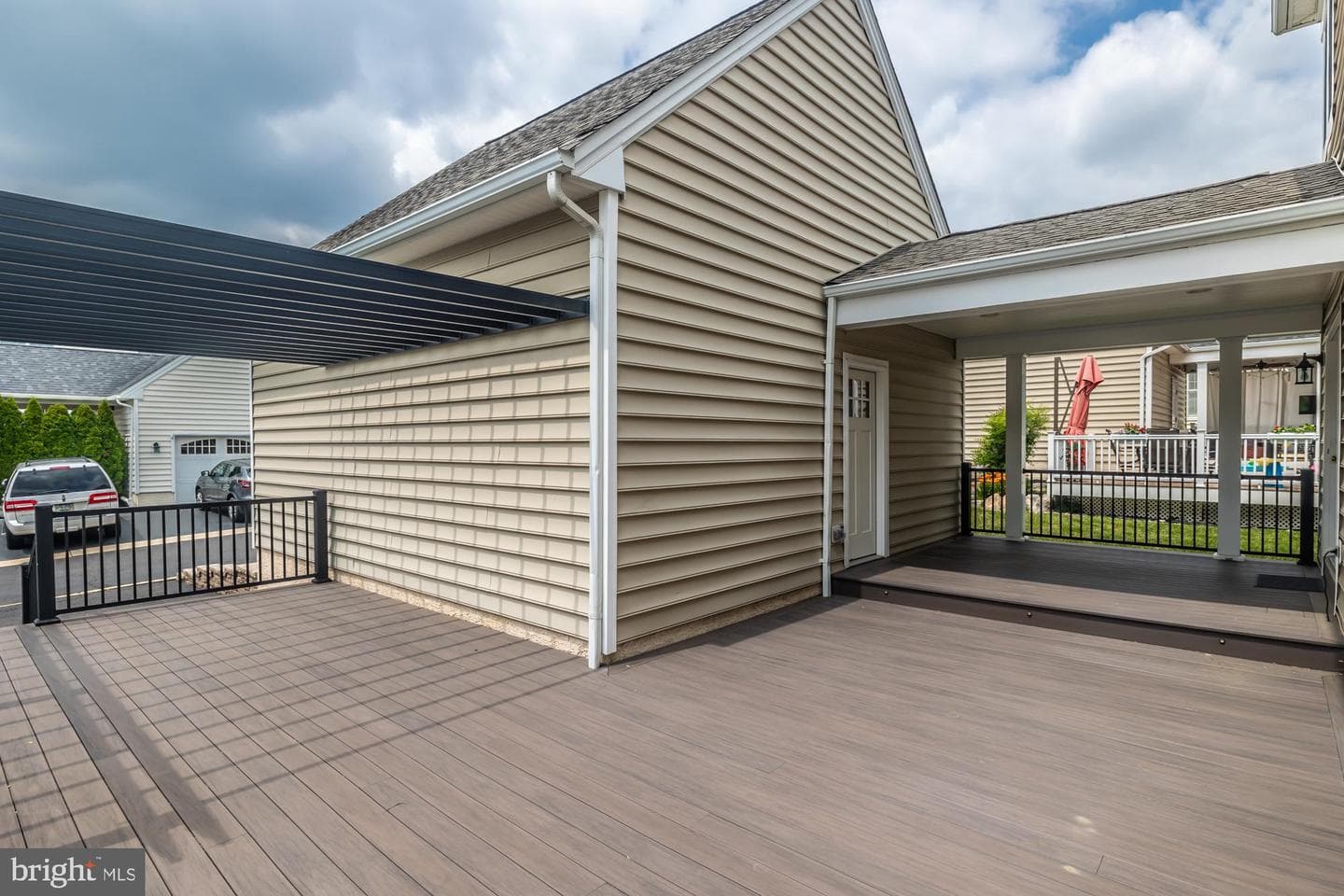 406 Dornishwood Place photo 32