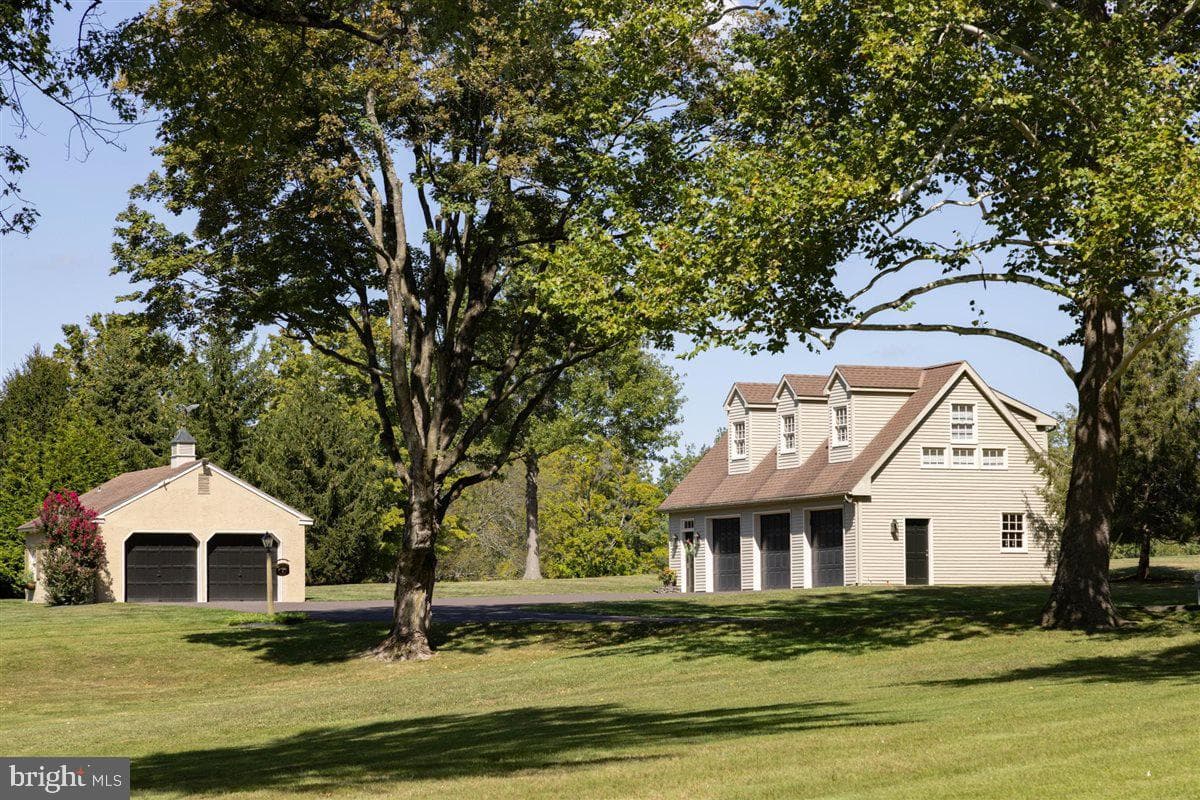 144 Creek Rd photo 7