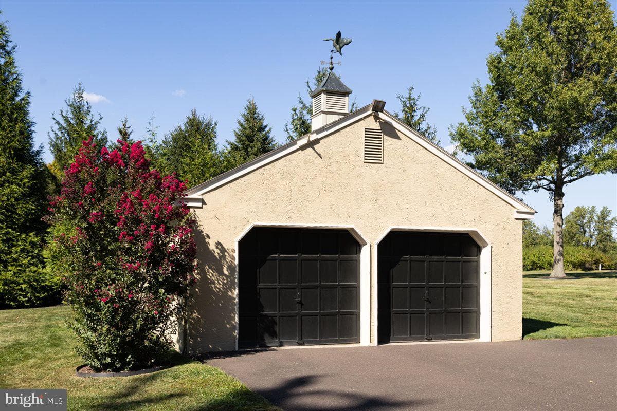144 Creek Rd photo 9